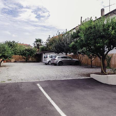 Appartamenti Linda San Bartolomeo Al Mare Luaran gambar